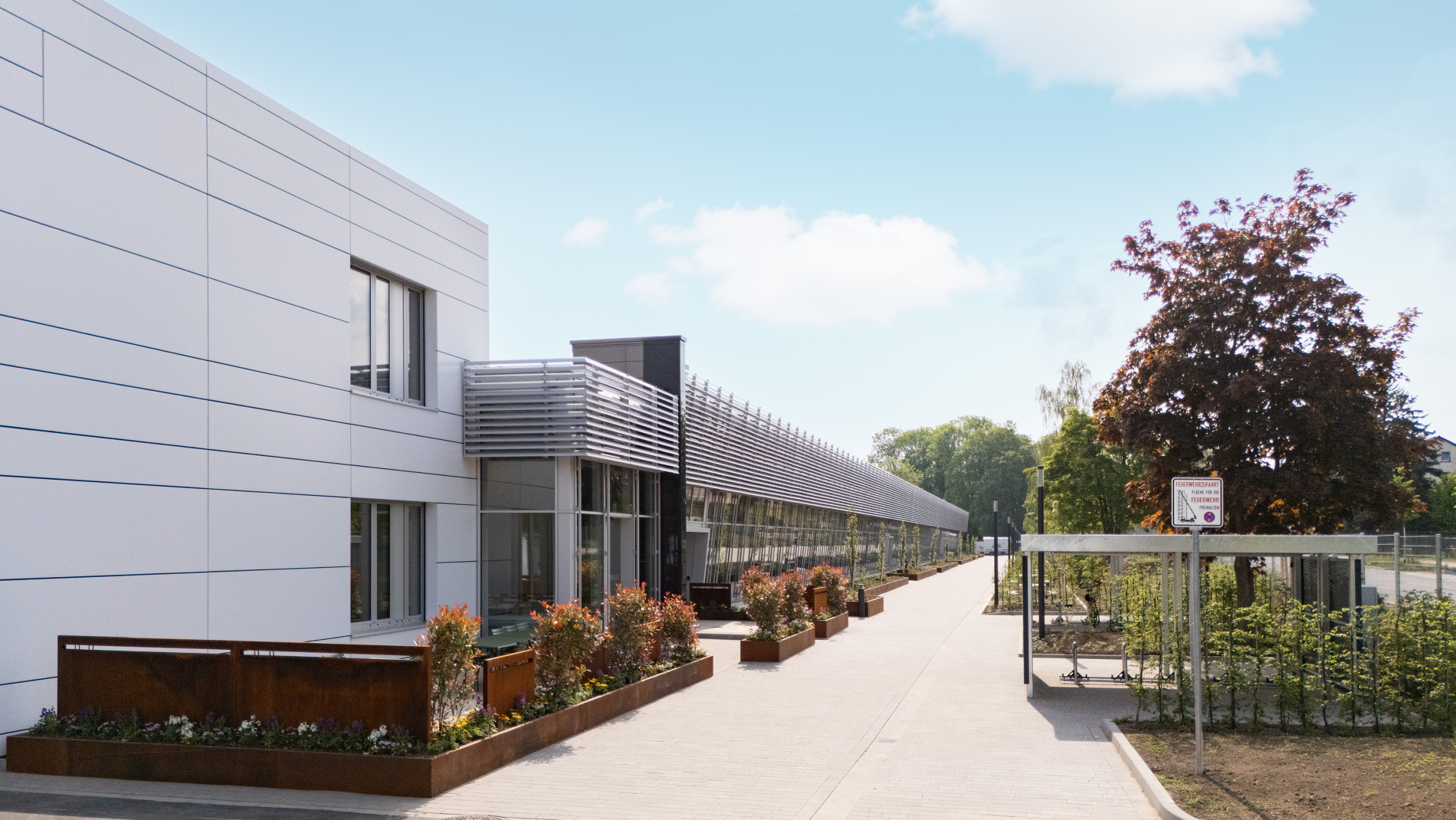 Location Soest Building with seating areas and green space